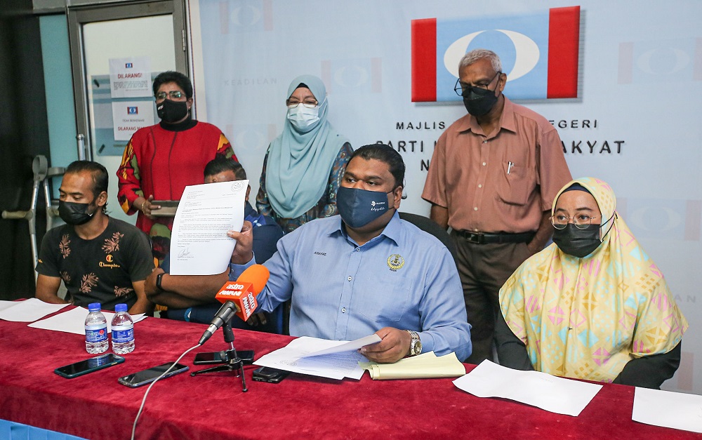 Perak PKR information chief Muhammad Arafat Varisai Mahamad addresses members of the press in Ipoh November 18, 2021. u00e2u20acu2022 Picture by Farhan Najib
