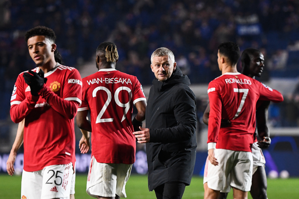 Manchester United coach Ole Gunnar Solskjaer greets his players at the end of the Uefa Champions League group F football match between Atalanta and Manchester United at the Azzurri du00e2u20acu2122Italia stadium, in Bergamo, November 2, 2021. u00e2u20acu201d AFP pic 