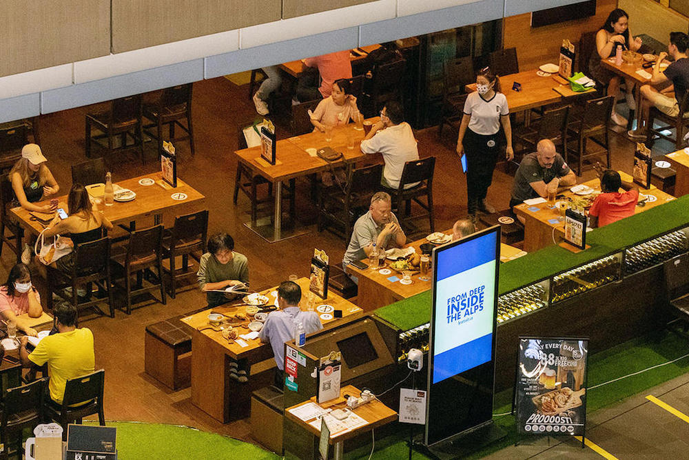 Scenes from a restaurant in Singapore. u00e2u20acu2022 TODAY picnn