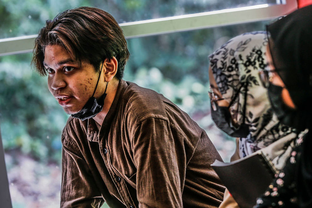 UM law student Muhammad Hazwan Razali, 19, speaks to Malay Mail November 1, 2021. ― Picture by Hari Anggara