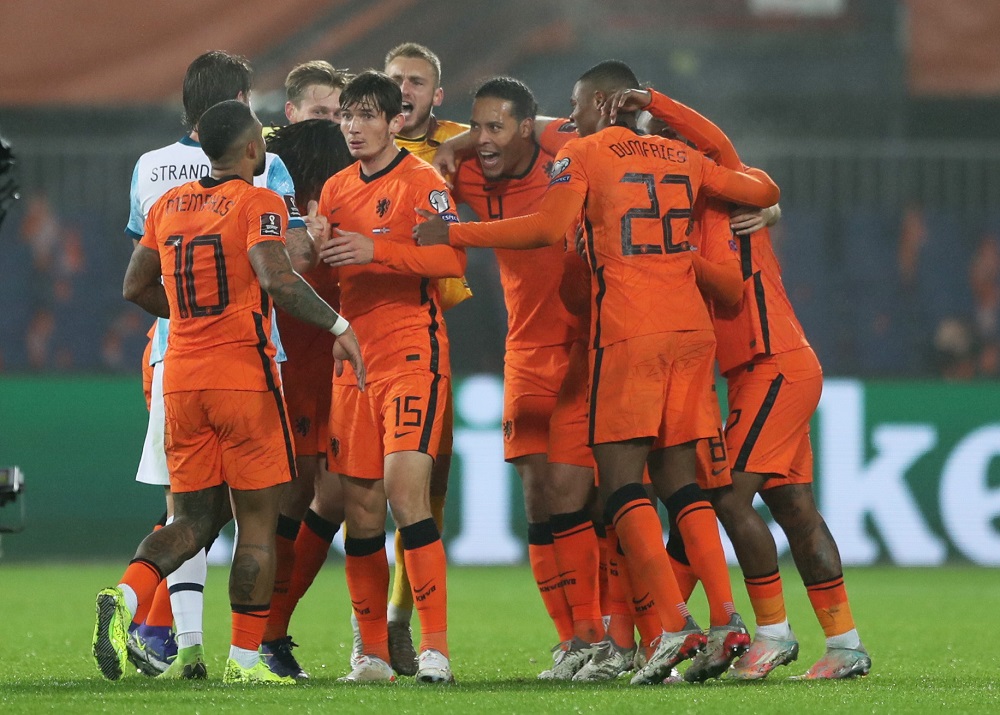 Netherlands players celebrate after qualifying for the Qatar 2022 World Cup, November 16, 2021. u00e2u20acu2022 Reuters pic 