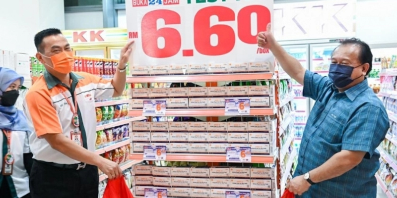 Covid-19 self-test kits now sold in supermarkets, convenience stores, and petrol stations, priced as low as RM6.60. u00e2u20acu201d SoyaCincau picn