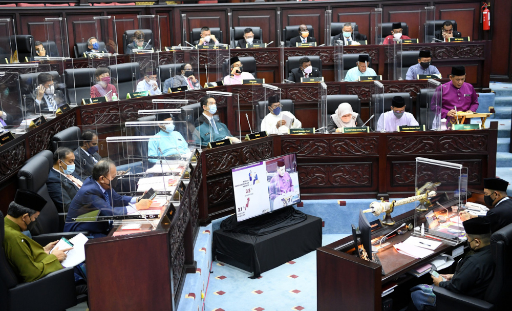 The Negri Sembilan government today tabled the 2022 Budget themed Empowering the Peopleu00e2u20acu2122s Economy involving an allocation of RM520 million with a deficit of RM88 million and projected revenue of RM432 million. u00e2u20acu201d Bernama pic 