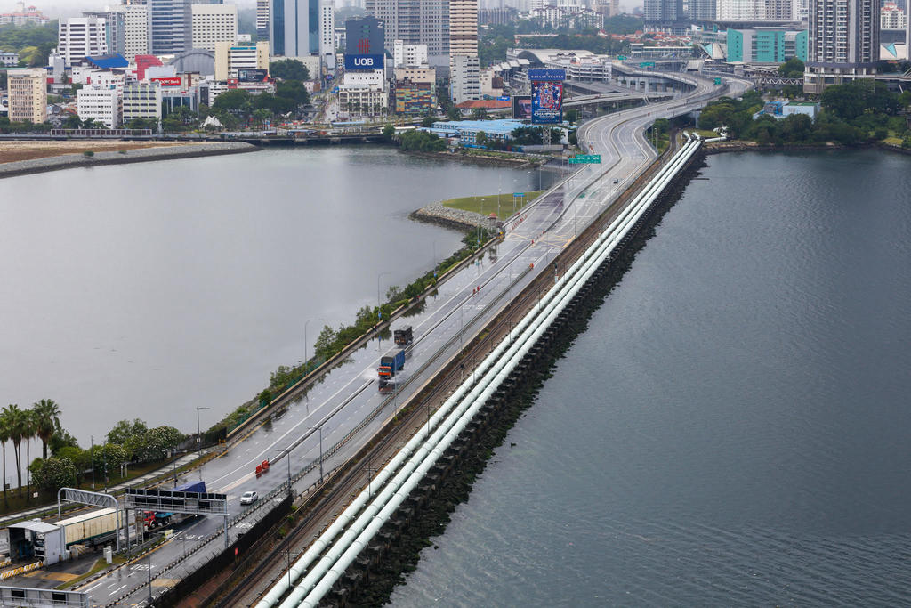 A view of the Causeway linking Singapore and Johor Baru in Malaysia. u00e2u20acu201d TODAY pic