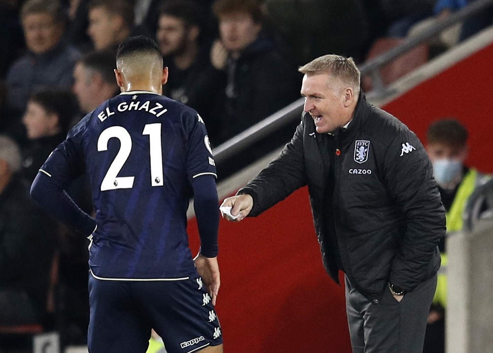 Aston Villa manager Dean Smith talks to Anwar El Ghazi during the match against Southampton November 6, 2021. u00e2u20acu2022 Reuters pic