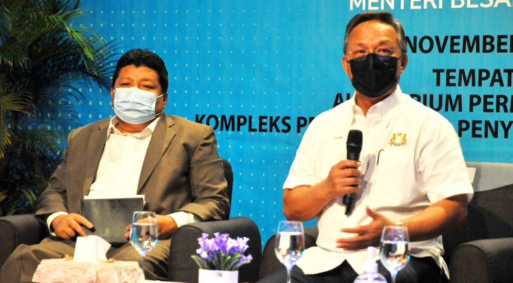 Johor Mentri Besar Datuk Hasni Mohammad (right) and state Education, Information, Heritage and Culture Committee chairman Mazlan Bujang during the townhall session in Johor Baru November 11, 2021. u00e2u20acu201d Picture by Ben Tan