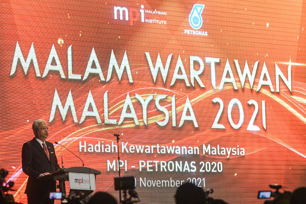 Prime Minister Datuk Seri Ismail Sabri gives a speech during the Malaysian Press Institute (MPI) Petronas Malaysian Journalism Awards 2021 at Majestic Hotel, Kuala Lumpur November 30, 2021. u00e2u20acu201d Picture by Miera Zulyana