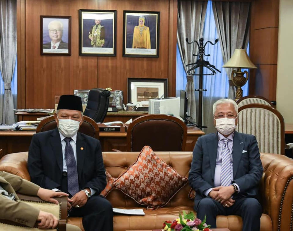 Prime Minister Datuk Seri Ismail Sabri Yaakob with Kelantan Mentri Besar Datuk Ahmad Yakob at his office in Putrajaya, November 16, 2021. u00e2u20acu201d Picture from Facebook/Ismail Sabri Yaakob