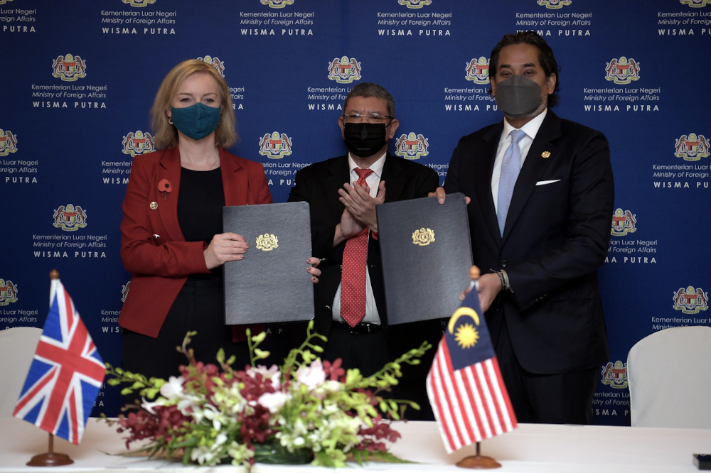 MOU signing for cooperation in the health sector between Health Minister Khairy Jamaluddin with Secretary of State for Foreign, Commonwealth and Development Affairs Elizabeth Truss in Kuala Lumpur, November 8, 2021. u00e2u20acu201d Bernama pic 