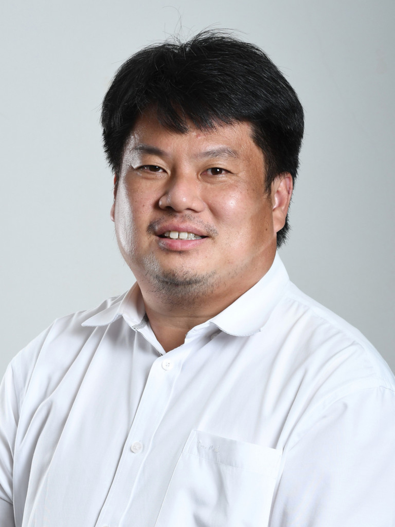 Damian Yeo who is also known as Baba Yeo said he would also ensure the initiative of Melaka Sihat card is reintroduced to give RM300 aid a year for the B40 to enable them to receive treatment at private clinics. u00e2u20acu201d Bernama pic 