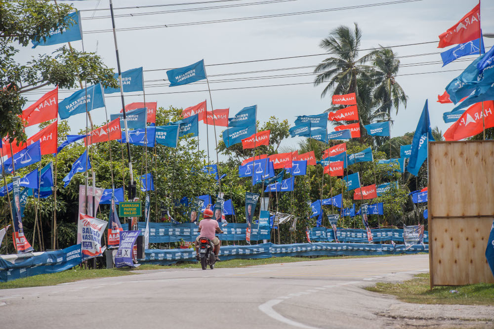 Barisan Nasional, Perikatan Nasional and Pakatan Harapan flags are pictured in Merlimau, Melaka, November 18, 2021. u00e2u20acu2022 Picture by Shafwan Zaidon