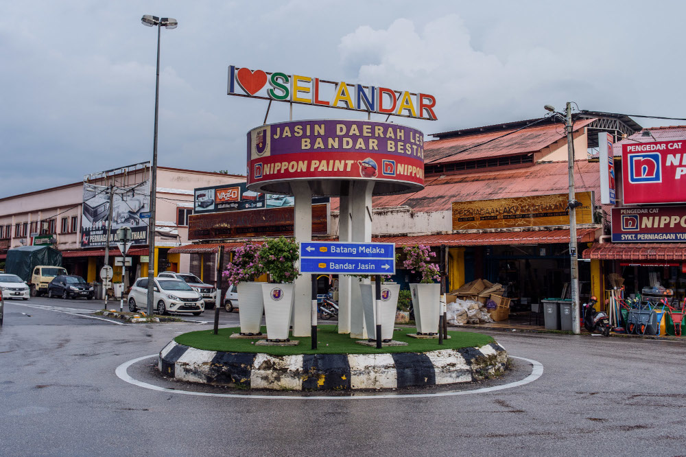 A general view of Selandar town, Melaka, November 9, 2021. u00e2u20acu201d Picture by Shafwan Zaidon