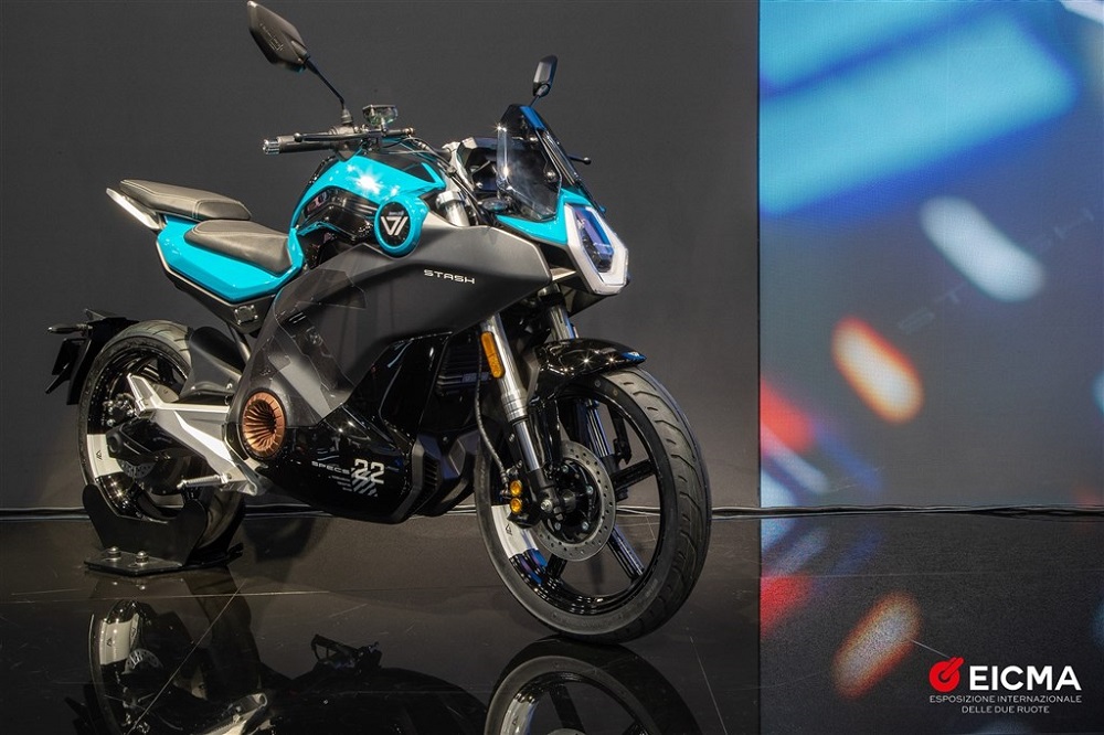 The Chinese manufacturer Super Soco is making a splash at the Milan Motor Show with the Vmoto Stach, a first high-end electric model. u00e2u20acu2022 Photography Courtesy of EICMA