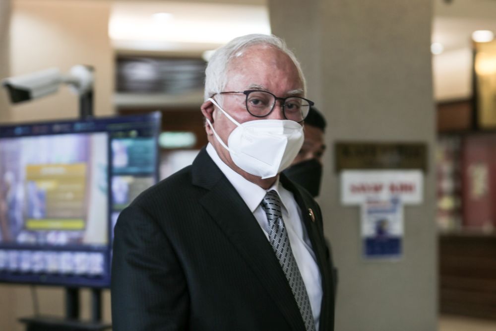 Datuk Seri Najib Razak is pictured at Kuala Lumpur High court November 11, 2021. u00e2u20acu201d Picture by Ahmad Zamzahurinn