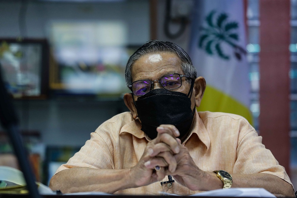 Penang Malay Association (Pemenang) president Tan Sri Yussof Latiff speaks to during a press conference in George Town November 23, 2021. u00e2u20acu2022 Picture by Sayuti Zainudin