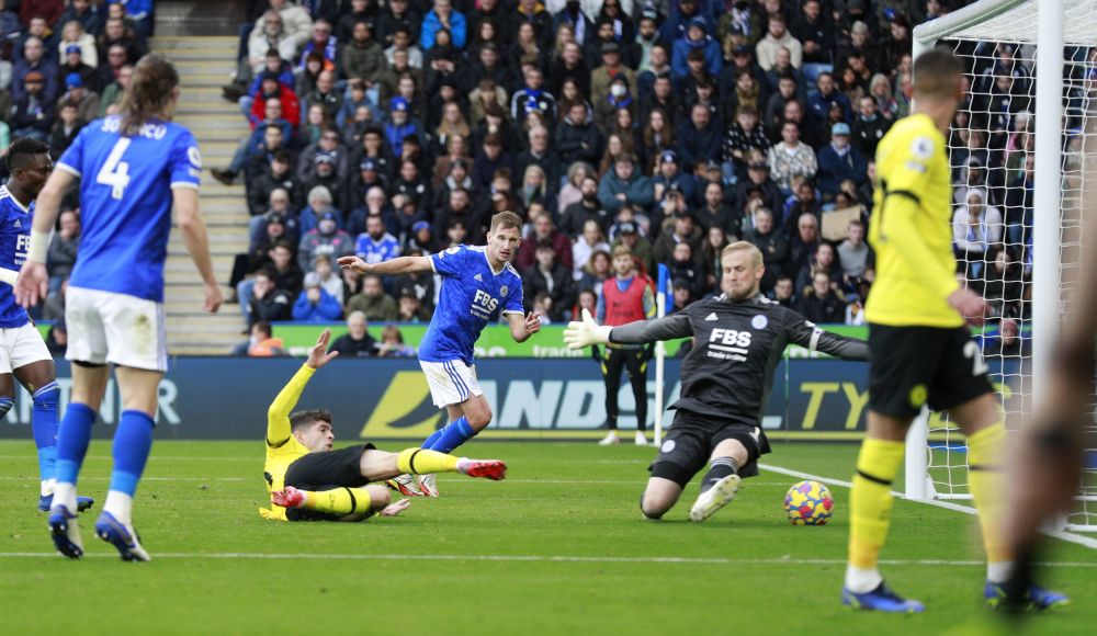 Chelsea's Christian Pulisic scores their third goal against Leicester City at the King Power Stadium in Leicester November 19, 2021.u00e2u20acu2022 Reuters pic