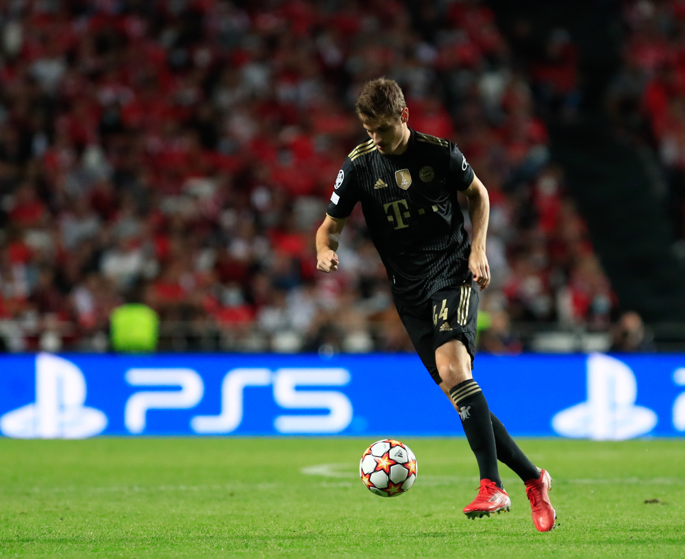 Josip Stanisic of Bayern Munich in action during the Uefa Champions League group E match against SL Benfica at Estadio da Luz on October 20, 2021 in Lisbon. u00e2u20acu201d Paulo Nascimento/NurPhoto pic via Reuters