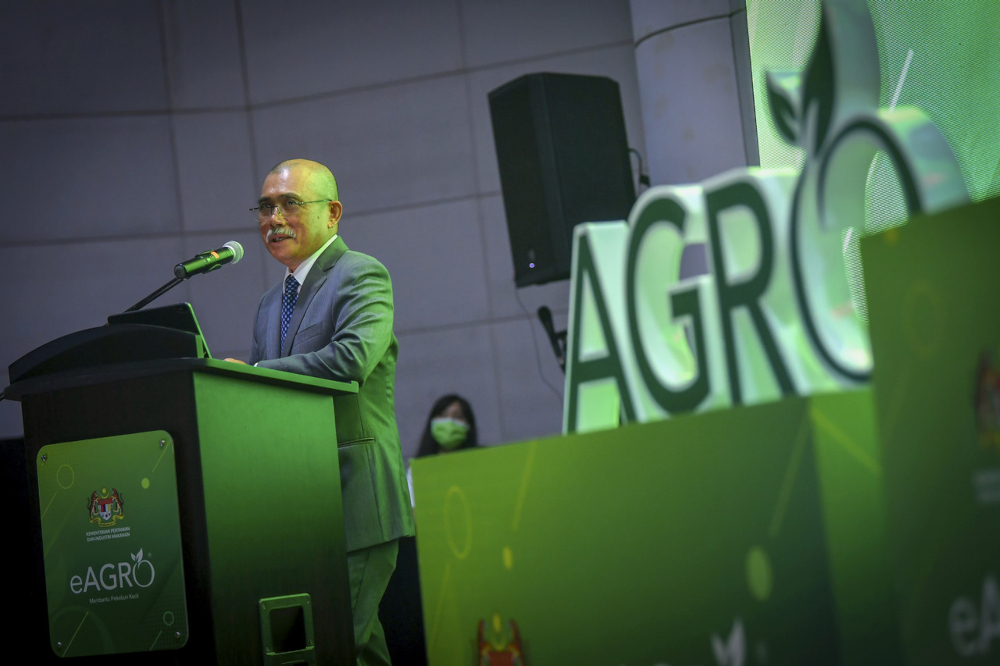 Agriculture and Food Industries Minister Datuk Ronald Kiandee delivers a speech at the launch of the eAGRO website in Serdang, November 1, 2021. u00e2u20acu201d Bernama pic 