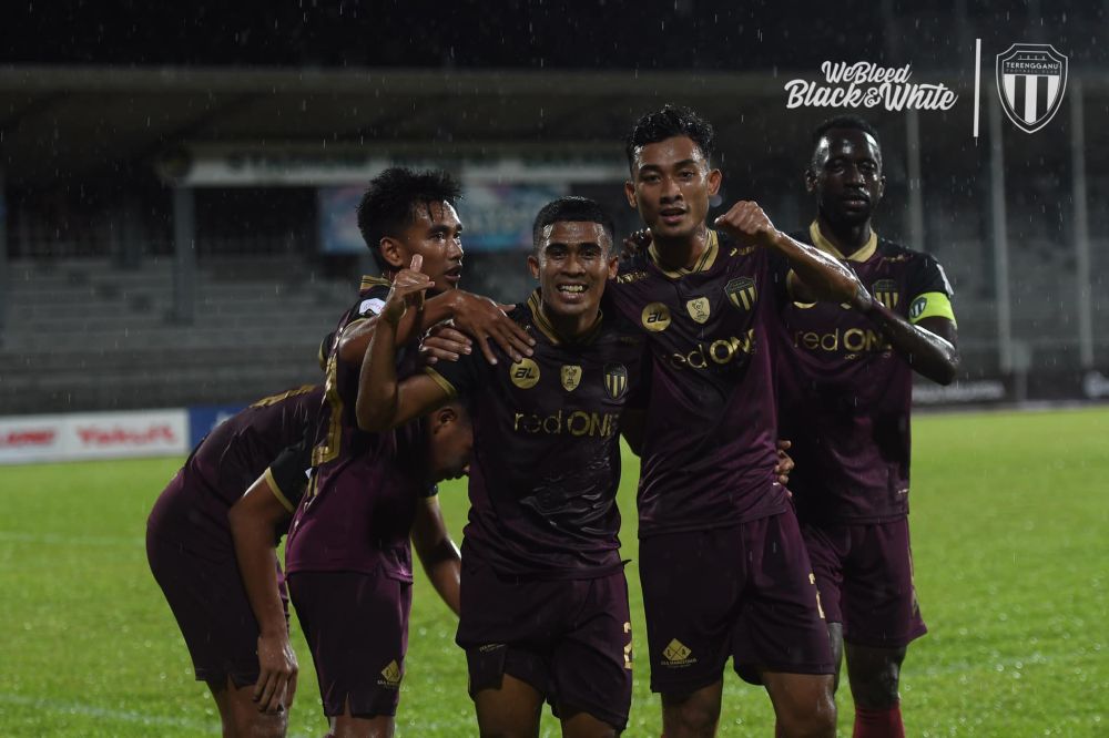 Terengganu FC emerged as Group B champions after drawing 1-1 with Kuching City FC at the Sarawak State Stadium in Kuching. u00e2u20acu201d Picture via Facebook