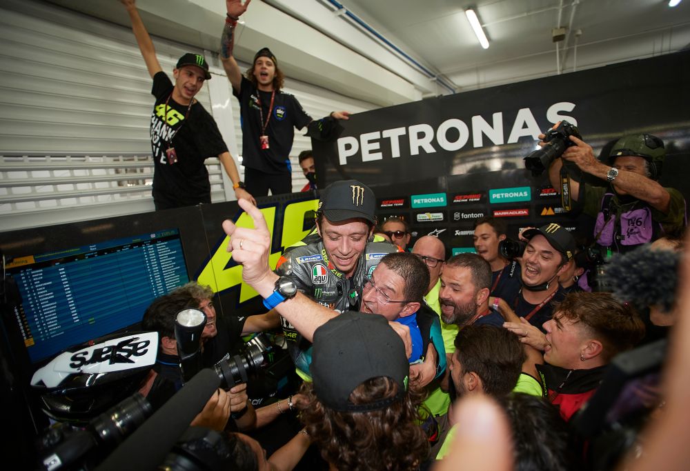 Petronas Yamaha SRT's Valentino Rossi celebrates with his team after competing in his last ever race at the Valencia Grand Prix November 14, 2021. u00e2u20acu201d Reuters pic