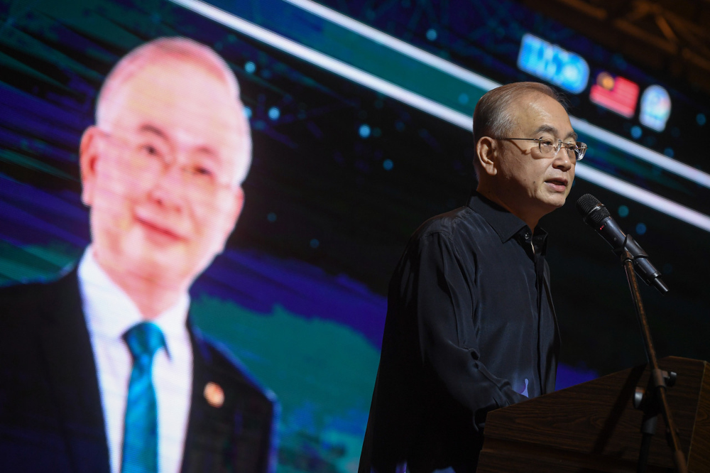Transport Minister Datuk Seri Wee Ka Siong delivering his speech before launching the Malaysia-International Maritime Organisation 50 Years Dinner Reception at a hotel in Kuala Lumpur, November 10, 2021. u00e2u20acu201d Bernama pic 