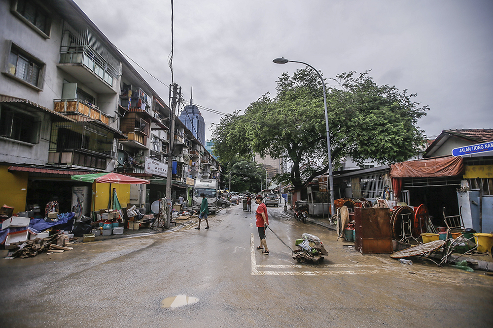 A general picture of the flood situation in the Chow Kit area after floods hit Kuala Lumpur December 19, 2021. u00e2u20acu201d Picture by Hari Anggara