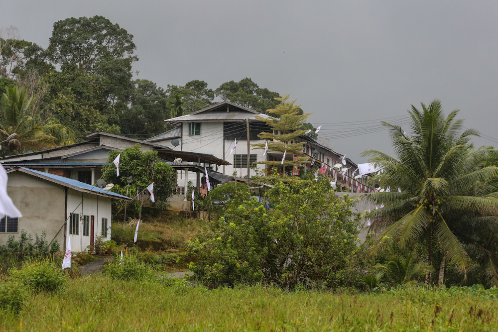 A general view of the Kampung Keniong Lama longhouse in Simunjan, Sarawak December 12, 2021. — Picture by Yusof Mat Isa