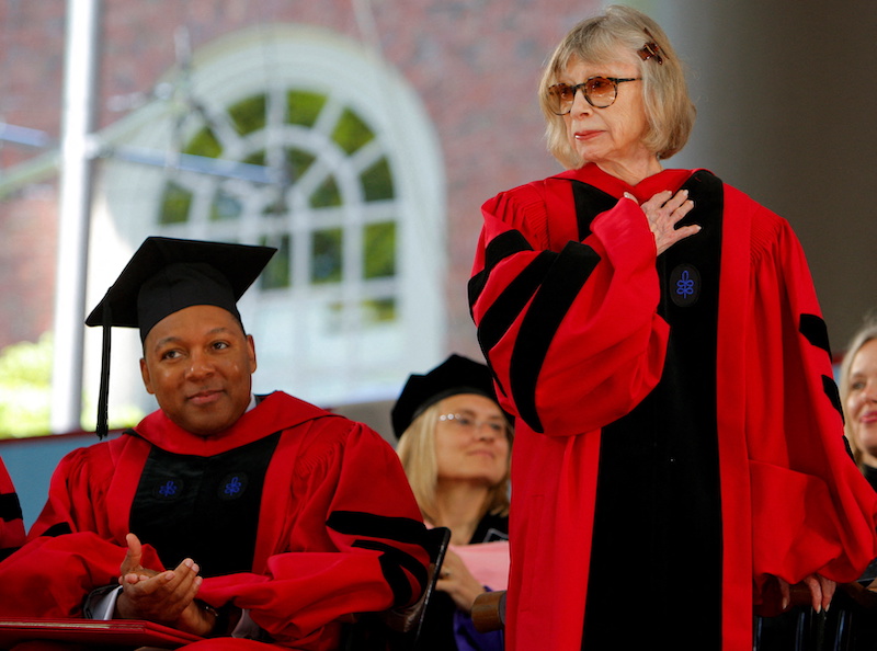 Author Joan Didion (right) stands to receive an honorary Doctor of Letters degree at Harvard University in Cambridge, Massachusetts June 4, 2009. u00e2u20acu201d Reuters file pic