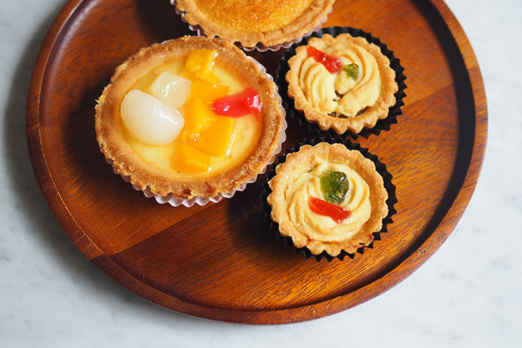 For an old fashioned taste, there's an assortment of tarts like coconut, mixed fruit and the mini pineapple ones with pineapple jam