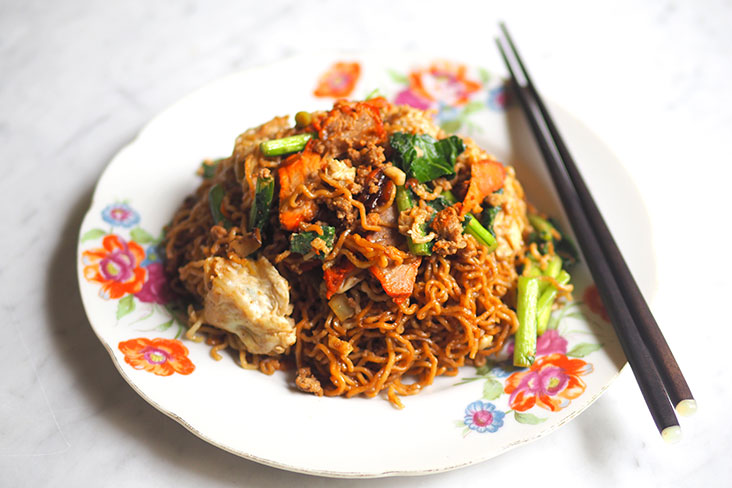If you want something different, try their fried 'kolo mee' with egg