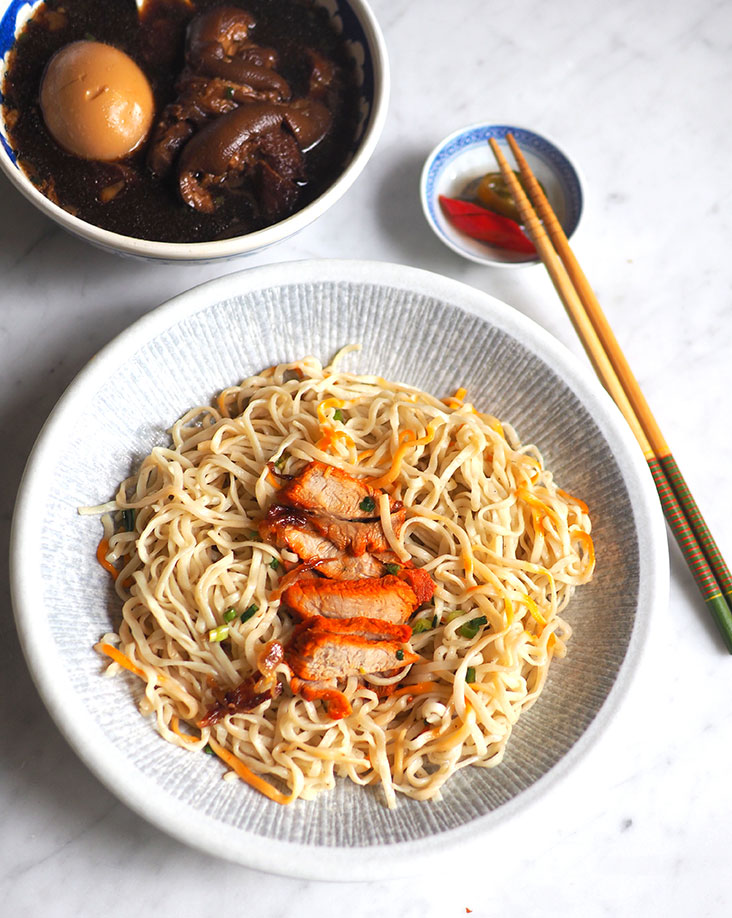 You can also get 'kampua mee' here with 'char siu'