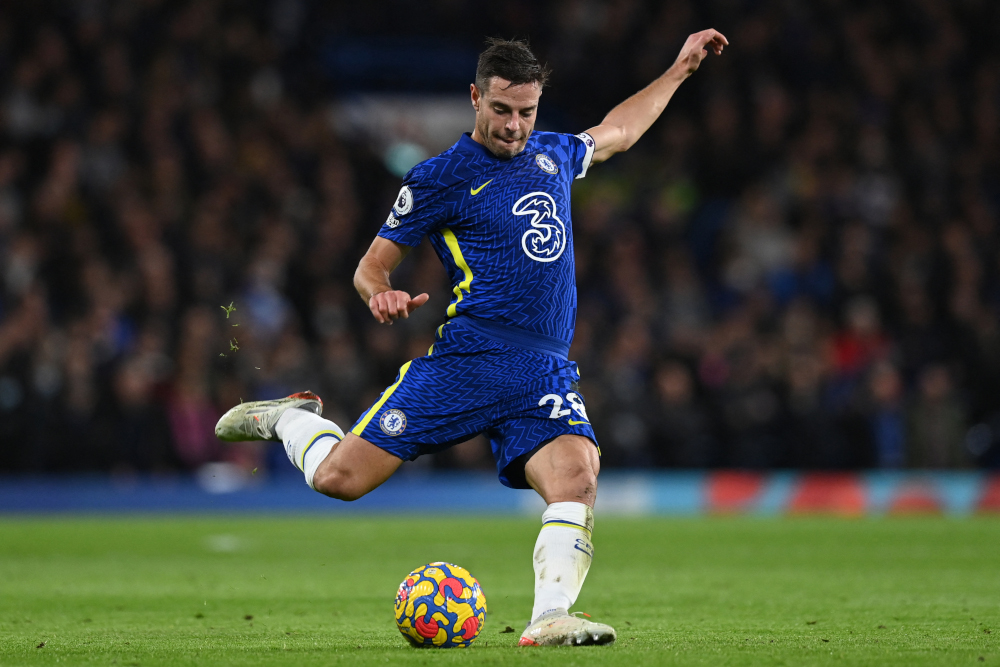 Chelsea defender Cesar Azpilicueta controls the ball during the English Premier League football match between Chelsea and Brighton and Hove Albion at Stamford Bridge in London, December 29, 2021. u00e2u20acu201d AFP picnn
