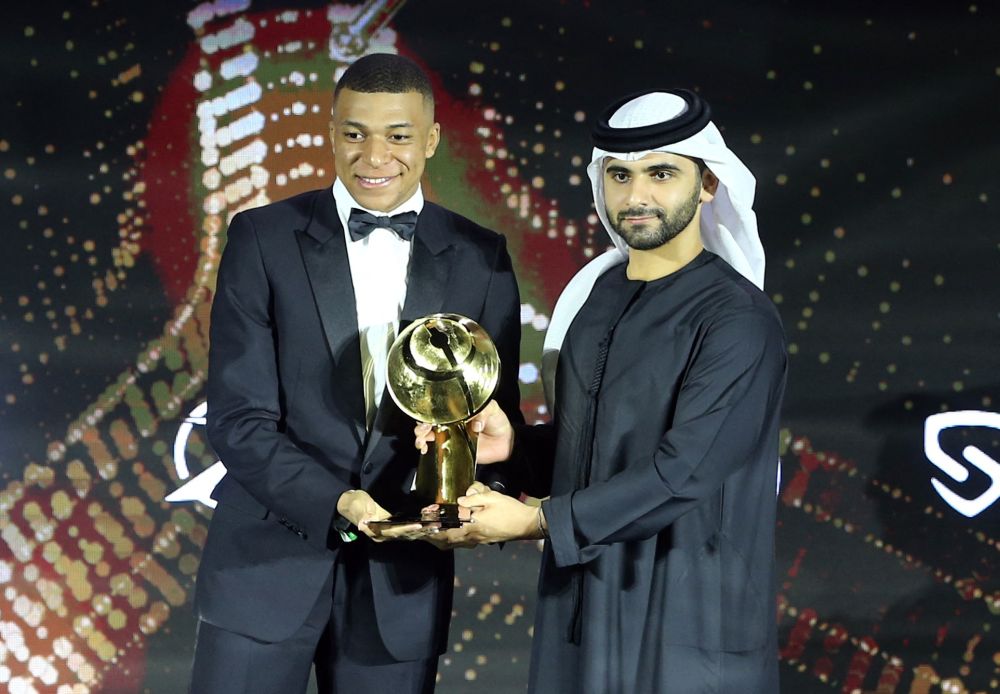 Paris St Germain's Kylian Mbappe wins the award for the best men's player of the year during the Globe Soccer Awards at the Burj Khalifa, Dubai December 27, 2021. u00e2u20acu201d Reuters pic