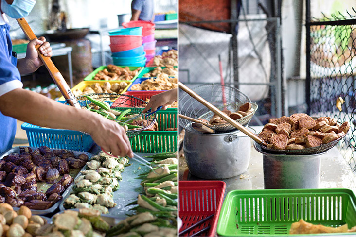 Pass your chosen pieces of 'yong tau foo' to be refried or blanched in hot soup.