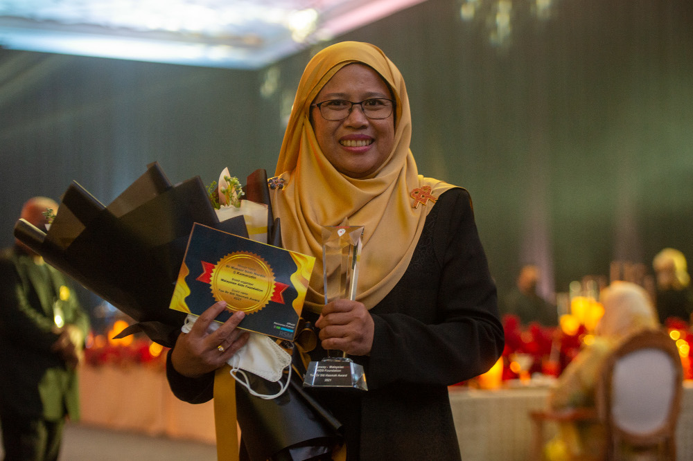 Dr Mahani is grateful and humbled upon receiving the award. — Picture by Shafwan Zaidon