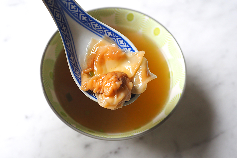 Relish the 'wantans' which may be small in size but pack a nice bite with a juicy filling and silky skins.