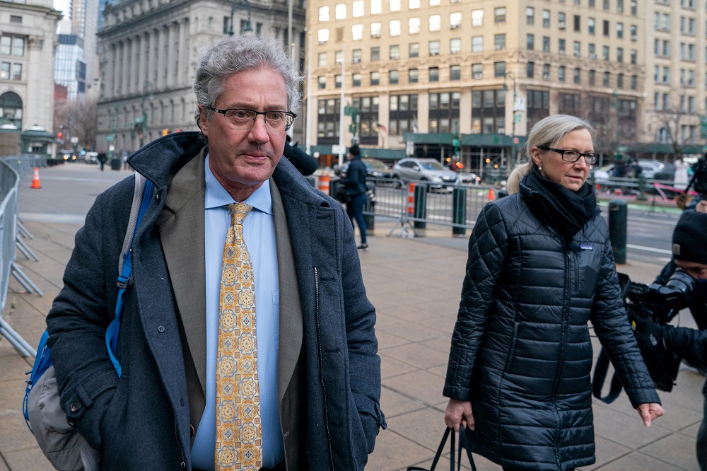 Defence attorneys Jeffrey S. Pagliuca (left) and Laura A. Menninger (right) arrive at the court as jury deliberations continue in the trial of Ghislaine Maxwell in New York December 22, 2021. u00e2u20acu2022 Reuters pic