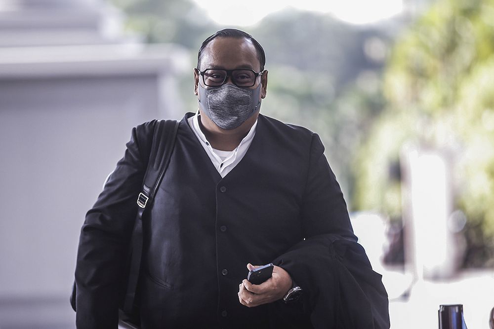 Lawyer Hamidi Mohd Noh is pictured at the Kuala Lumpur High Court December 6, 2021. — Picture by Hari Anggara