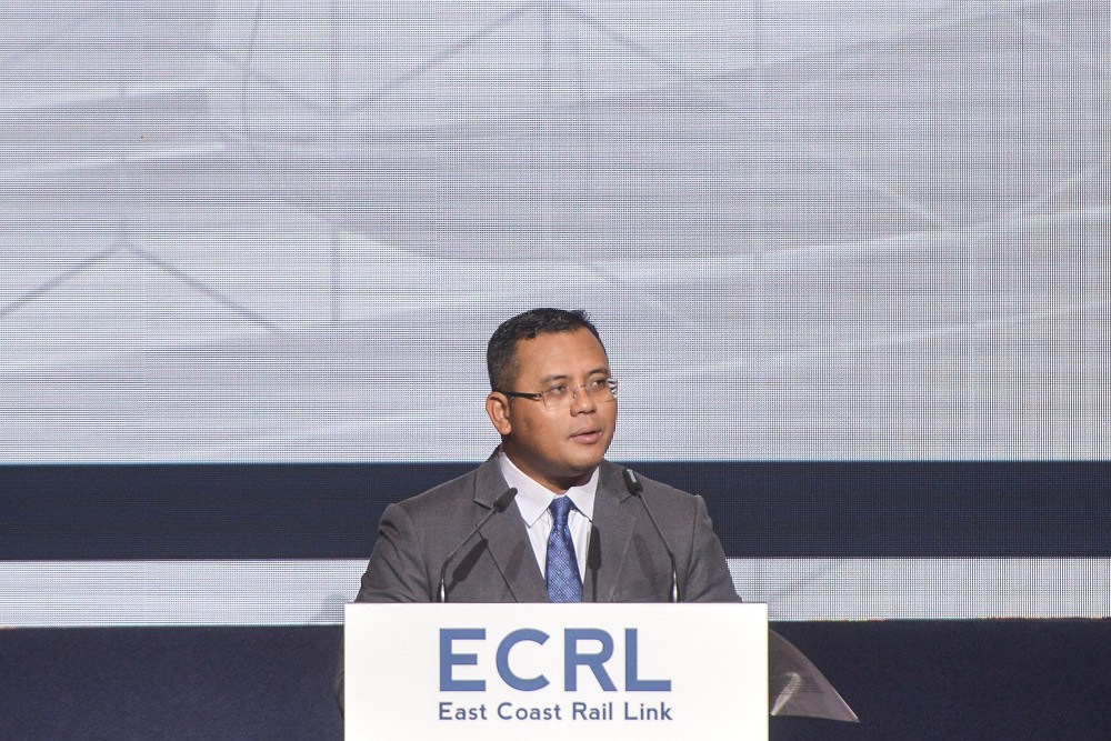 Selangor Mentri Besar Datuk Seri Amirudin Shari speaks during the ECRL signing ceremony at Mandarin Oriental Kuala Lumpur, December 2, 2021. u00e2u20acu201d Picture by Miera Zulyana