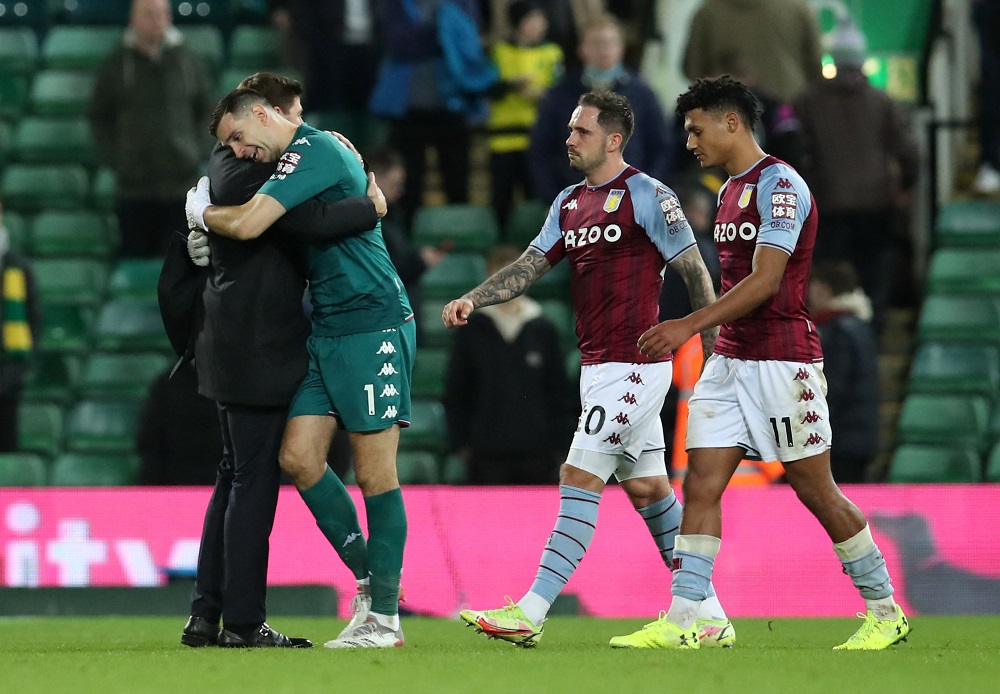 Aston Villa manager Steven Gerrard and Emiliano Martinez celebrate after the match against Norwich City December 15, 2021. u00e2u20acu2022 Reuters pic