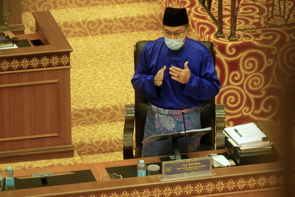 Mentri Besar Datuk Seri Azlan Man presents the state Budget 2022 during the Perlis State Assembly at Dewan Undangan Negeri Perlis, Kangar December 7, 2021. u00e2u20acu201d Bernama pic