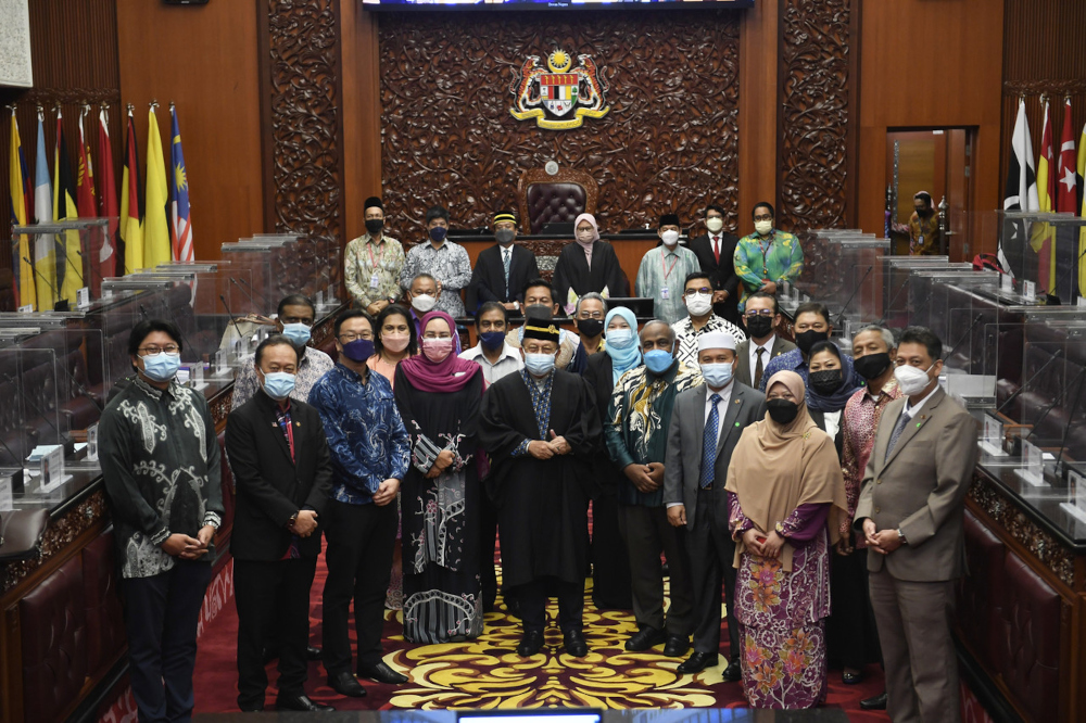 Dewan Negara president Tan Sri Rais Yatim with other members of the senate after the sitting was adjourned, December 23, 2021. u00e2u20acu201d Bernama pic 