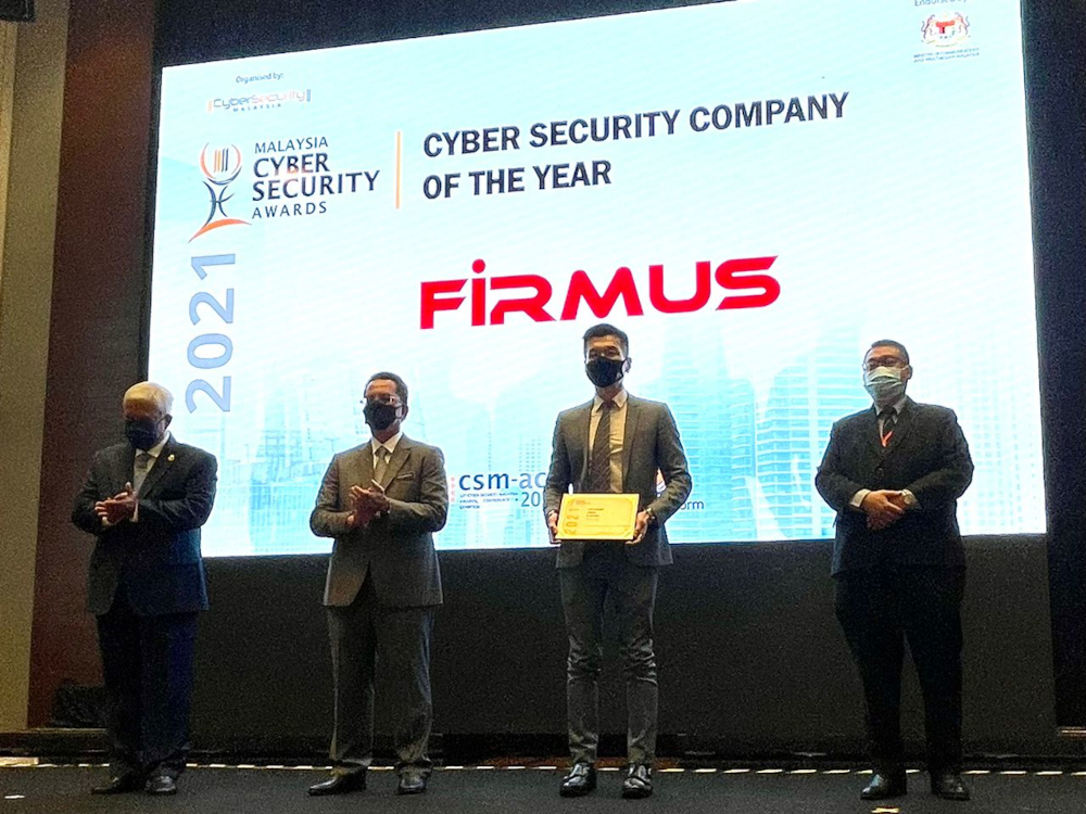 (From left) CyberSecurity Malaysia chairman Jeneral (B) Tan Sri Panglima Mohd Azumi Mohamed; Ministry of Communications and Multimedia secretary-general Datuk Seri Haji Mohammad Mentek; Firmus Sdn Bhd CEO Alan See and CyberSecurity Malaysia CEO 