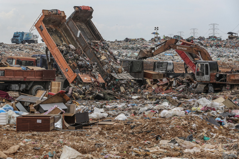 A general view of a flood waste disposal site at Jeram Sanitary Landfill in Kuala Selangor December 30, 2021. u00e2u20acu201d Picture by Yusof Mat Isa