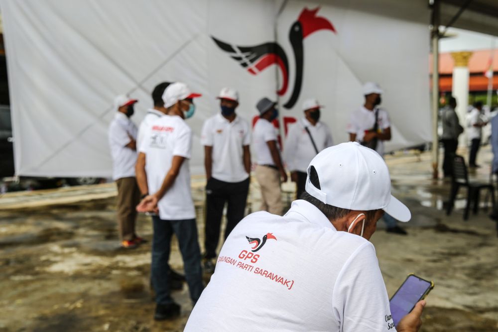 Gabungan Parti Sarawak's supporters are pictured at the nomination centre at Dewan Masyarakat Gedung,  Sarawak December 6, 2021. u00e2u20acu201d Picture by Yusof Mat Isa