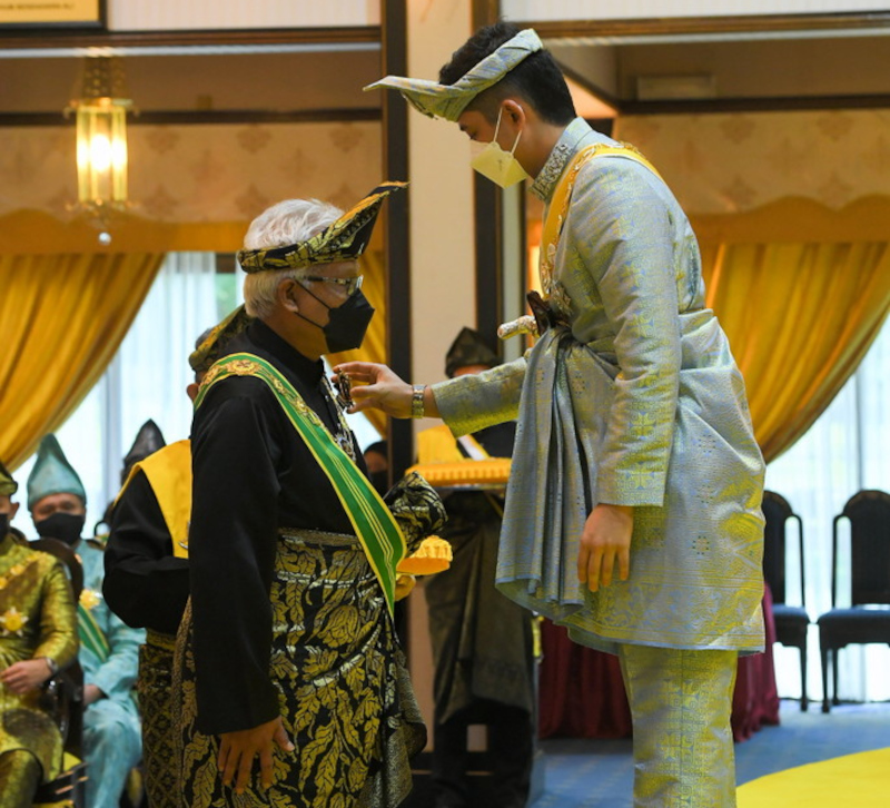 Home Minister Datuk Seri Hamzah Zainudin is among 15 recipients of the Sri Sultan Ahmad Shah Pahang (SSAP) award which carries the title u00e2u20acu02dcDatuk Seriu00e2u20acu2122. u00e2u20acu201d Bernama pic 