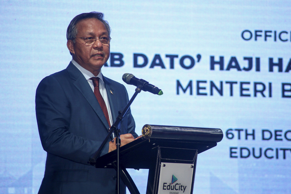 Johor Mentri Besar Datuk Hasni Mohammad speaks at the opening of the Iskandar Apprenticeship Programme, in Iskandar Puteri, December 6, 2021. u00e2u20acu201d Bernama pic 