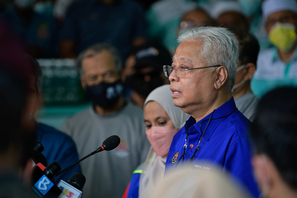 Prime Minister Datuk Seri Ismail Sabri Yaakob speaks to the media after a Keluarga Malaysia gotong-royong programme in Hulu Langat, December 26, 2021. u00e2u20acu201d Bernama pic 