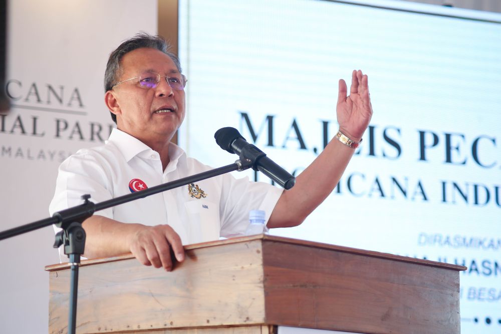 Datuk Hasni Mohammad said all related parties must work together to continue making Johor investorsu00e2u20acu2122 choice of destination. u00e2u20acu201d Picture courtesy of the Johor Menteri Besaru00e2u20acu2122s Officen n