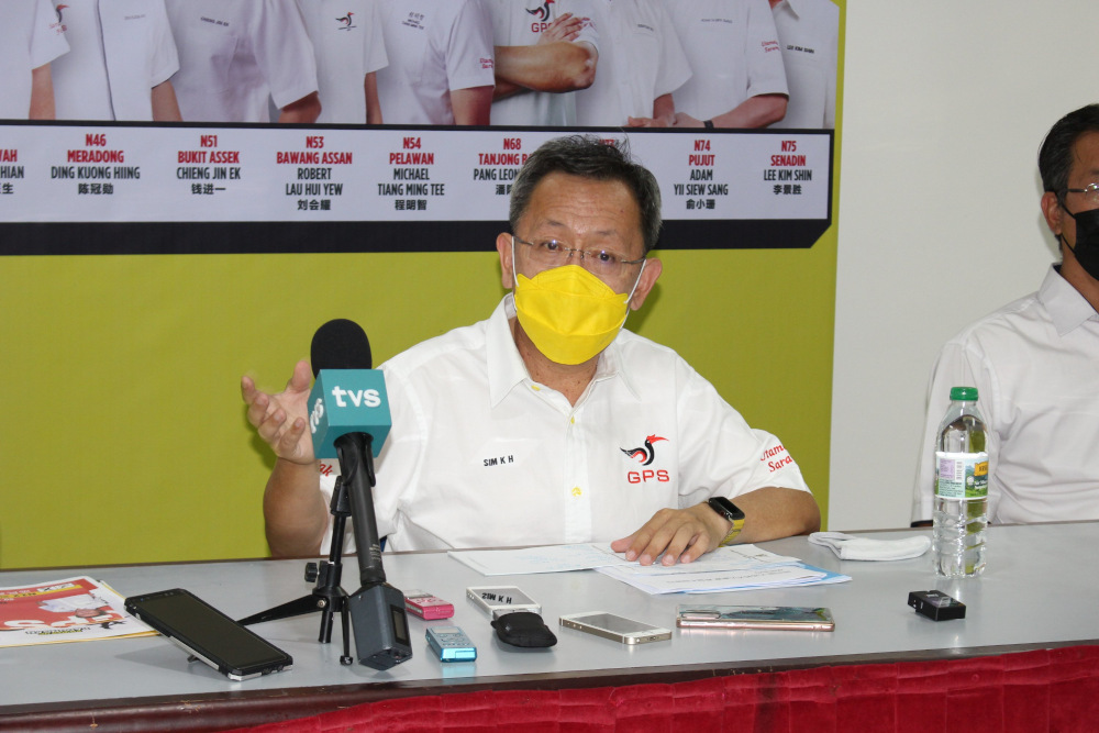 Datuk Seri Dr Sim Kui Hian speaks at a press conference held at SUPP headquarters December 12, 2021. u00e2u20acu201d Borneo Post pic
